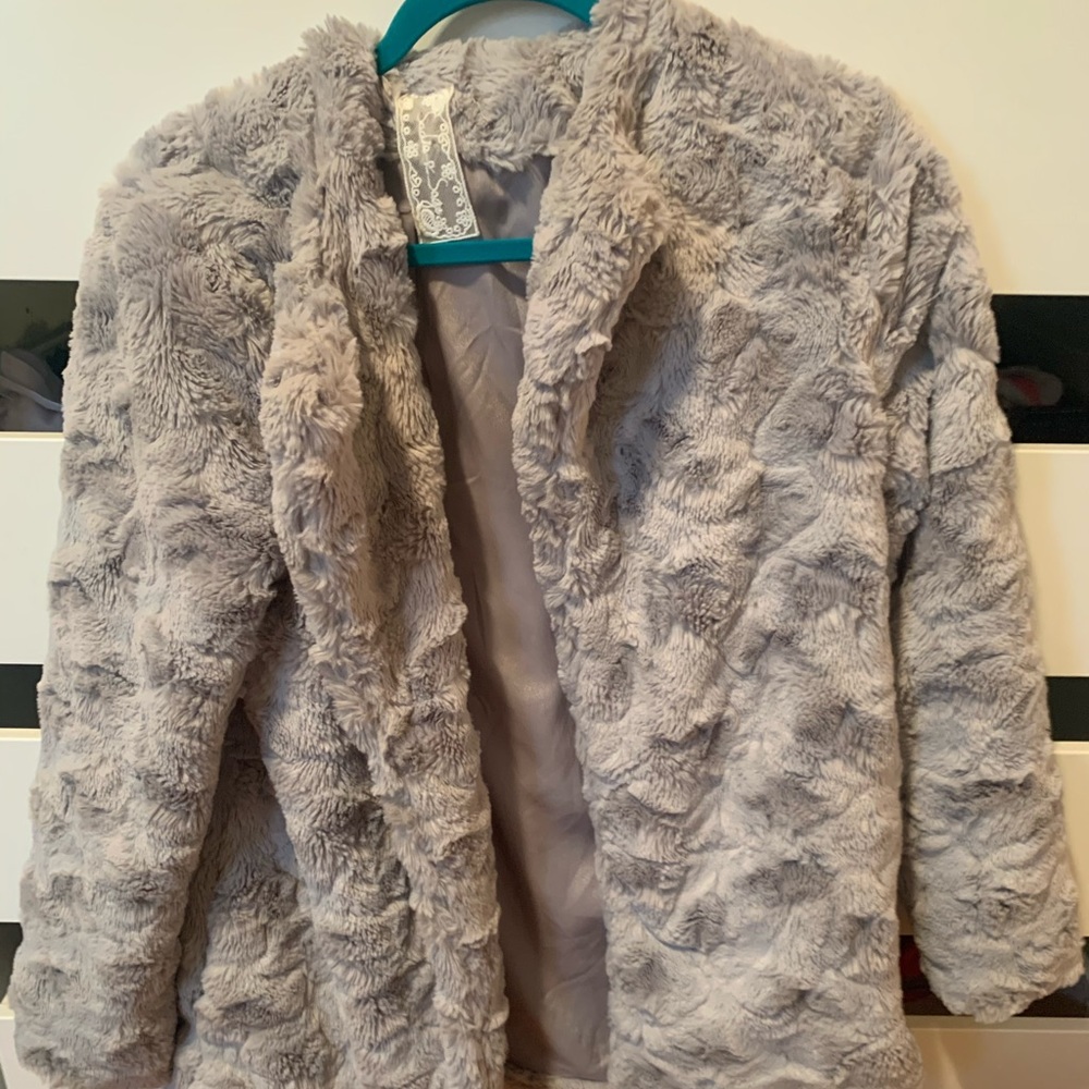 Faux fur light grey coat